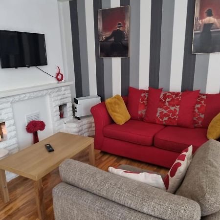 Rosewood Lodgings Special Offer For Student On Long Stay Manchester Eksteriør billede