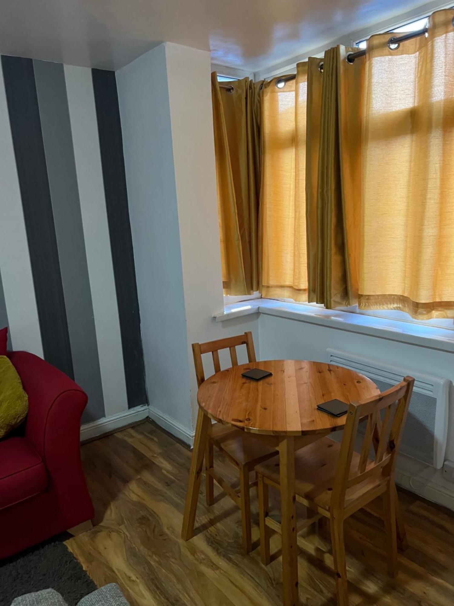 Rosewood Lodgings Special Offer For Student On Long Stay Manchester Eksteriør billede